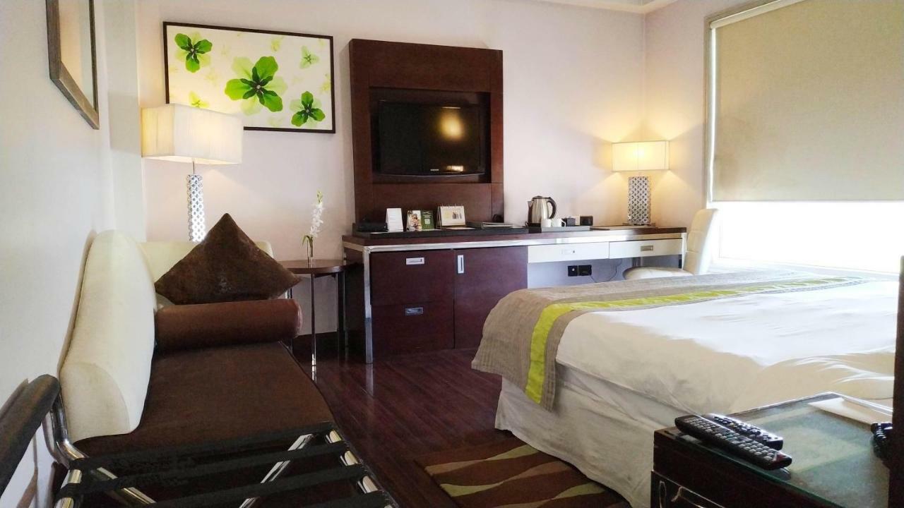 Quality Inn גורגאון מראה חיצוני תמונה